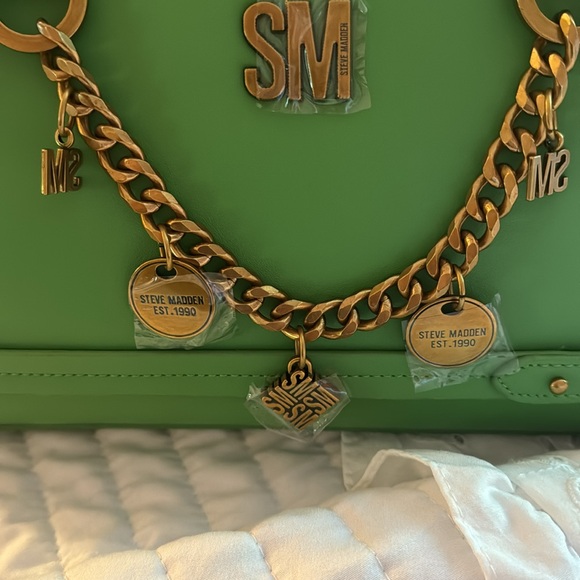 STEVE MADDEN GREEN FLARE SATCHEL - Picture 2 of 5